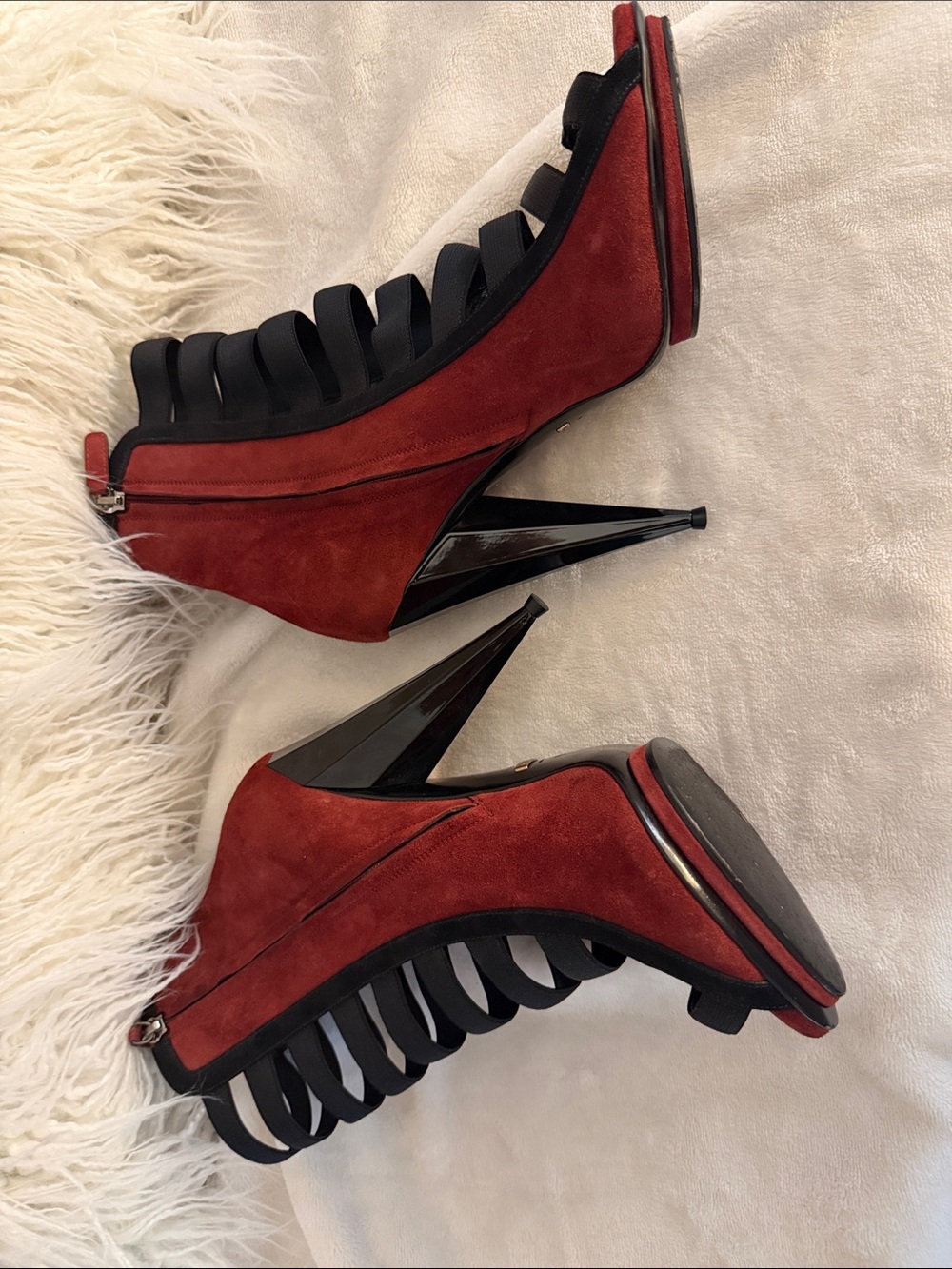 Gucci Burgundy Suede and Black Strappy Ankle Heels Super Chic!  AUTHENTIC!!! - Picture 4 of 7